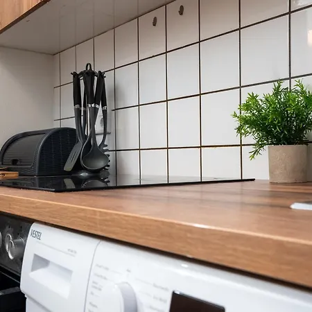 Livemore24 - 1 In Wlan - Smart-tv - 24-7 Check-in Und Kueche