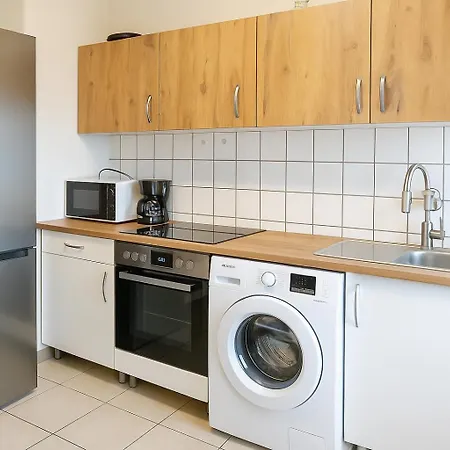 Livemore24 - 1 In Wlan - Smart-tv - 24-7 Check-in Und Kueche Apartment Duisburg